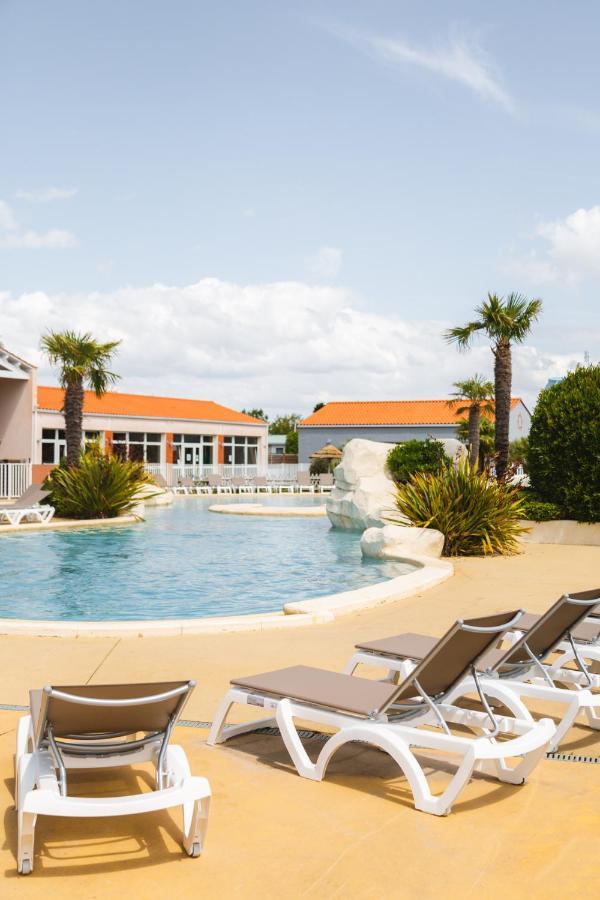 Camping Les Places Dorees Σαιν-Ζαν-ντε-Μον Εξωτερικό φωτογραφία
