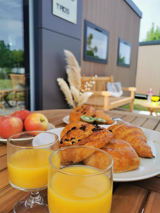 Camping Les Places Dorees Σαιν-Ζαν-ντε-Μον Εξωτερικό φωτογραφία
