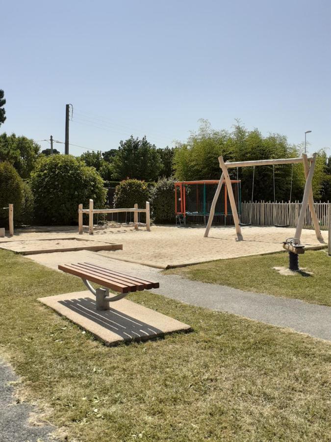 Camping Les Places Dorees Σαιν-Ζαν-ντε-Μον Εξωτερικό φωτογραφία
